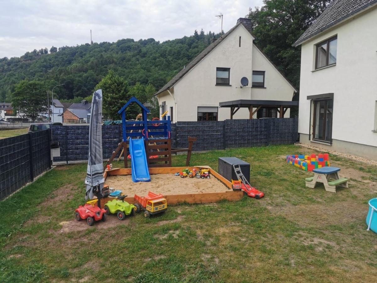 Ferienwohnung Burgblick Reifferscheid Hellenthal Esterno foto